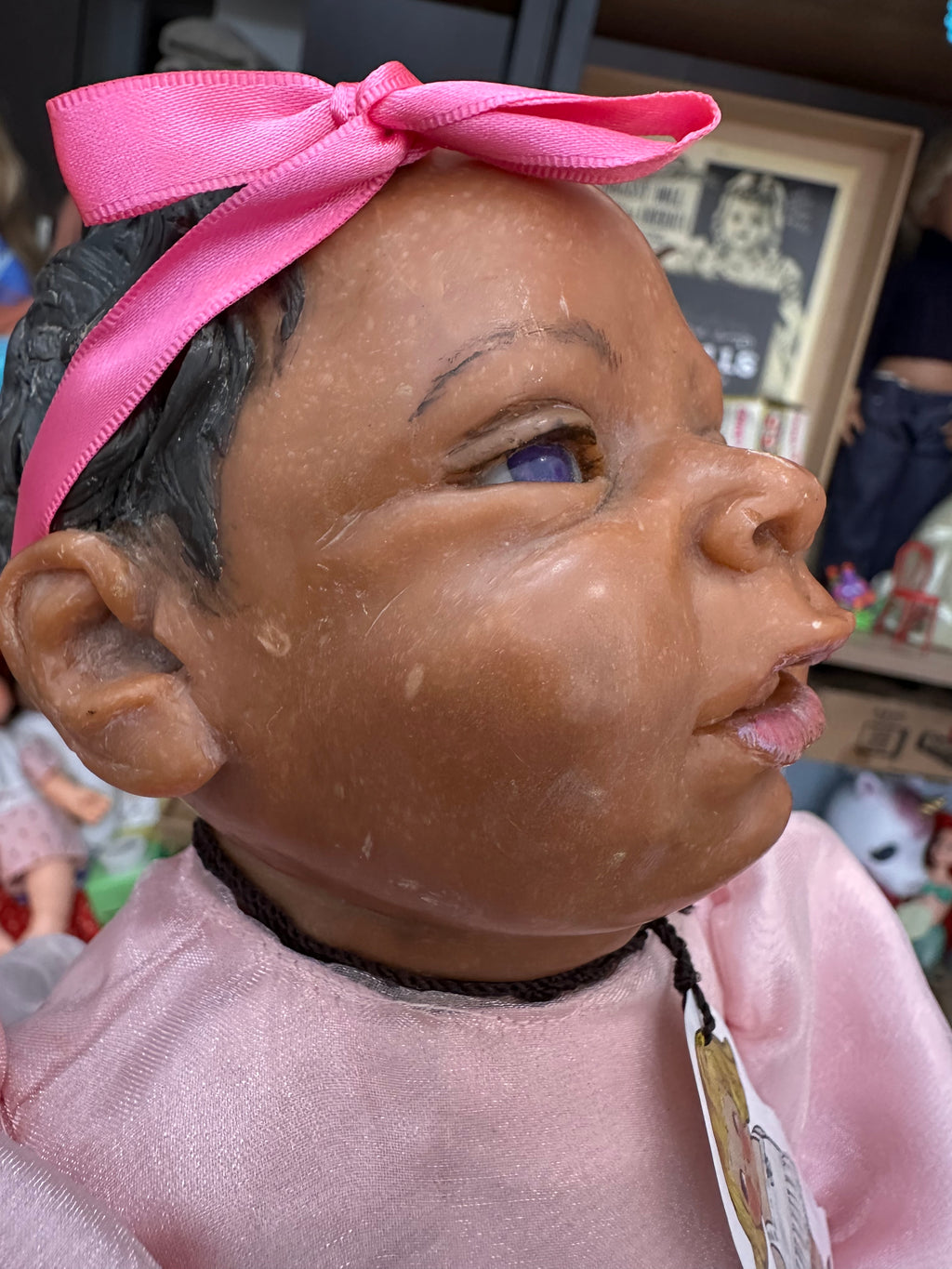 Muñeca, tipo de pasta, con recubrimiento en cera