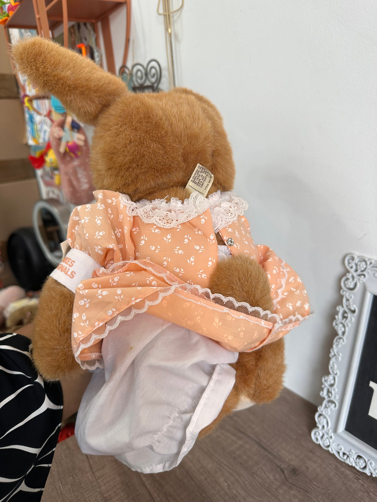 Coneja marca Raikes vestido mamey