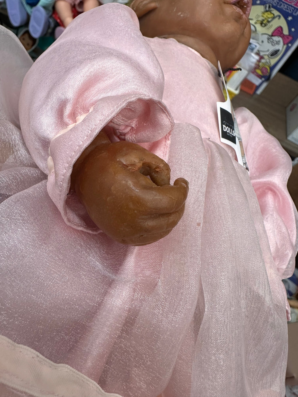 Muñeca, tipo de pasta, con recubrimiento en cera