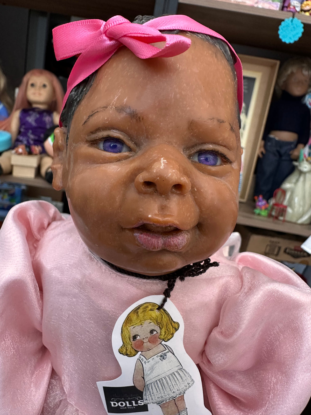 Muñeca, tipo de pasta, con recubrimiento en cera