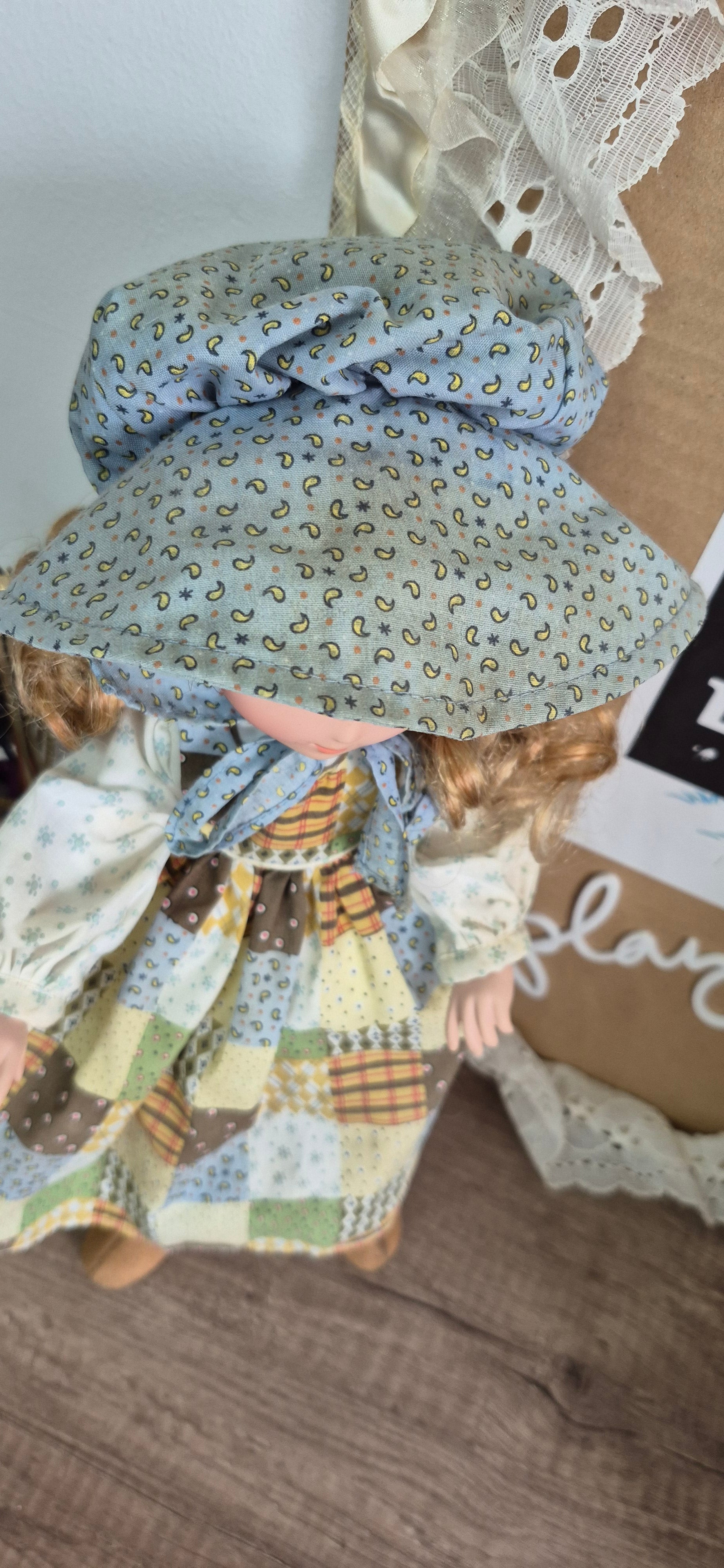 Muñeca Holly hobbie de porcelana, articulada, vintage