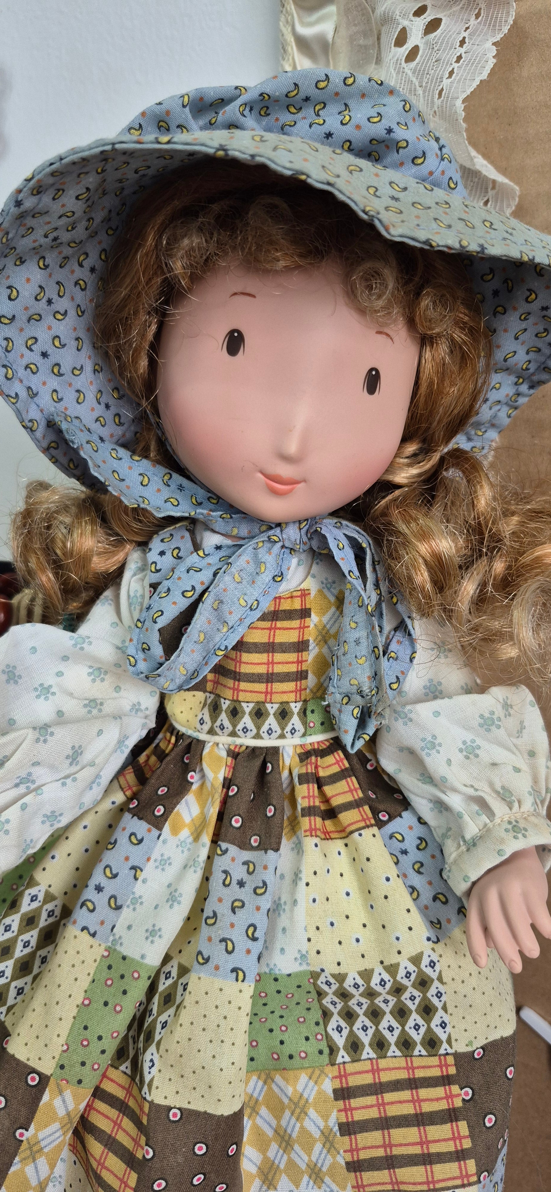 Muñeca Holly hobbie de porcelana, articulada, vintage